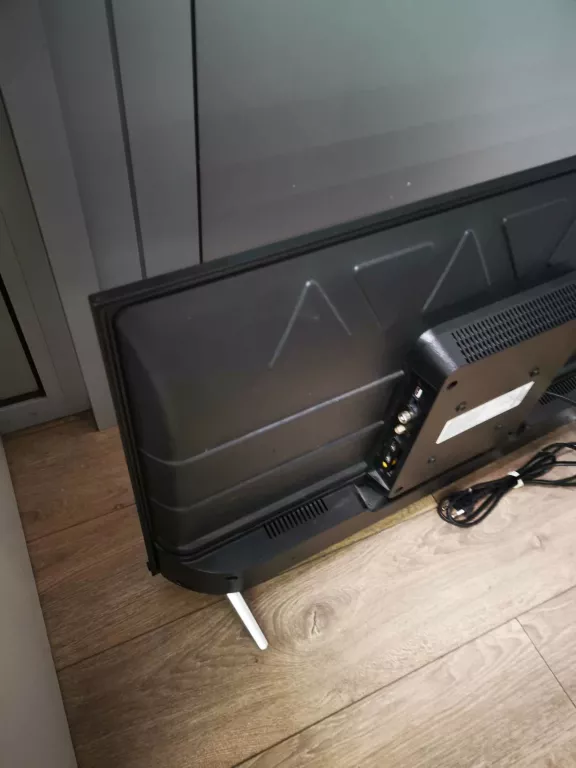 TELEWIZOR TCL 32S618