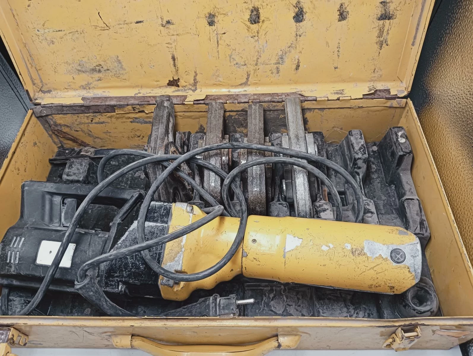 zaciskarka-rems-power-press-572100-szczeki-walizka-stan-uzywany