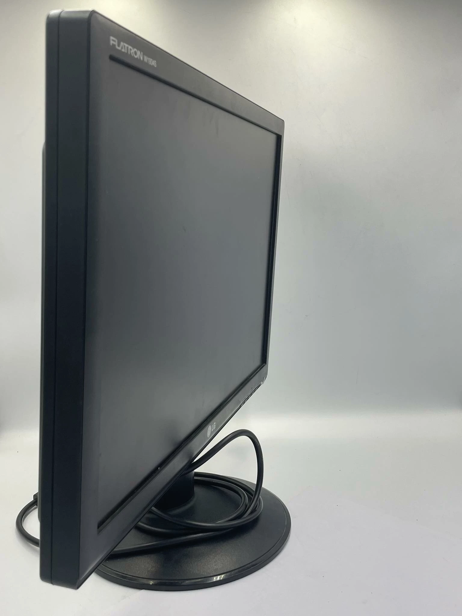 monitor-lg-flatron-w1934s-bn-rodzaj-podswietlania-lcd