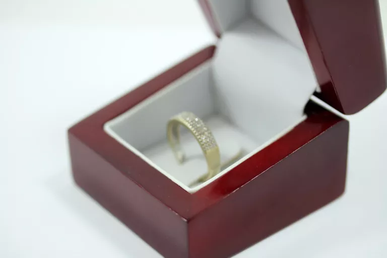 ZŁOTA OBRĄCZKA 585 WYSADZANA DIAMENTAMI 0,23CT ROZMIAR 17 CERTYFIKAT