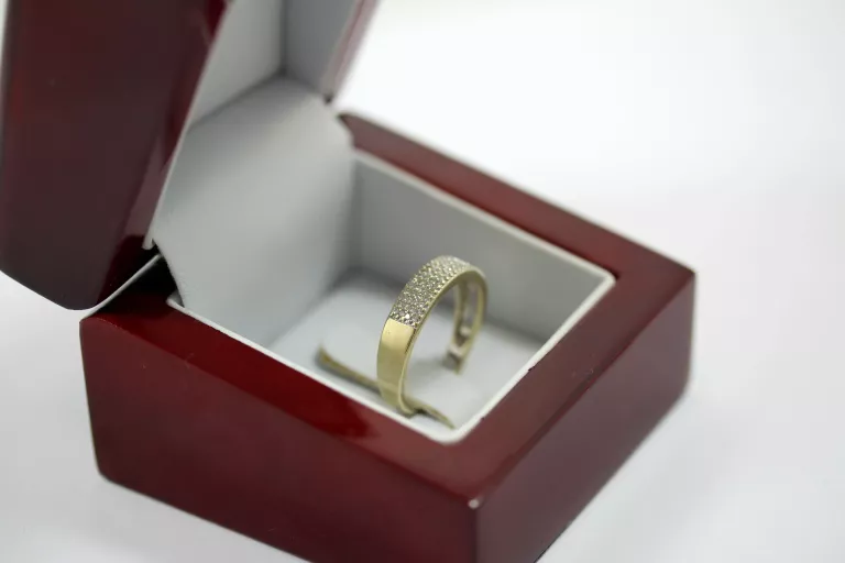 ZŁOTA OBRĄCZKA 585 WYSADZANA DIAMENTAMI 0,23CT ROZMIAR 17 CERTYFIKAT