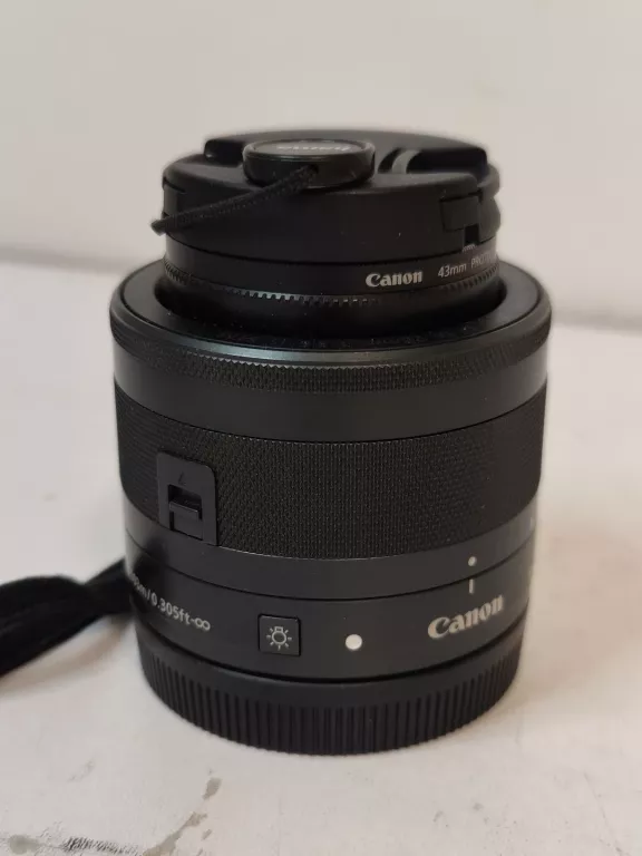 CANON EF-M 28MM F/3.5 MACRO IS STM