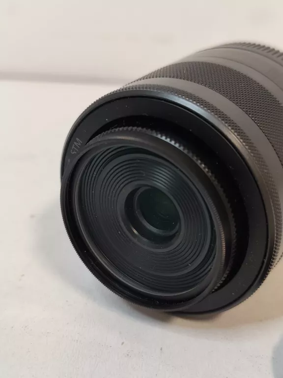 CANON EF-M 28MM F/3.5 MACRO IS STM