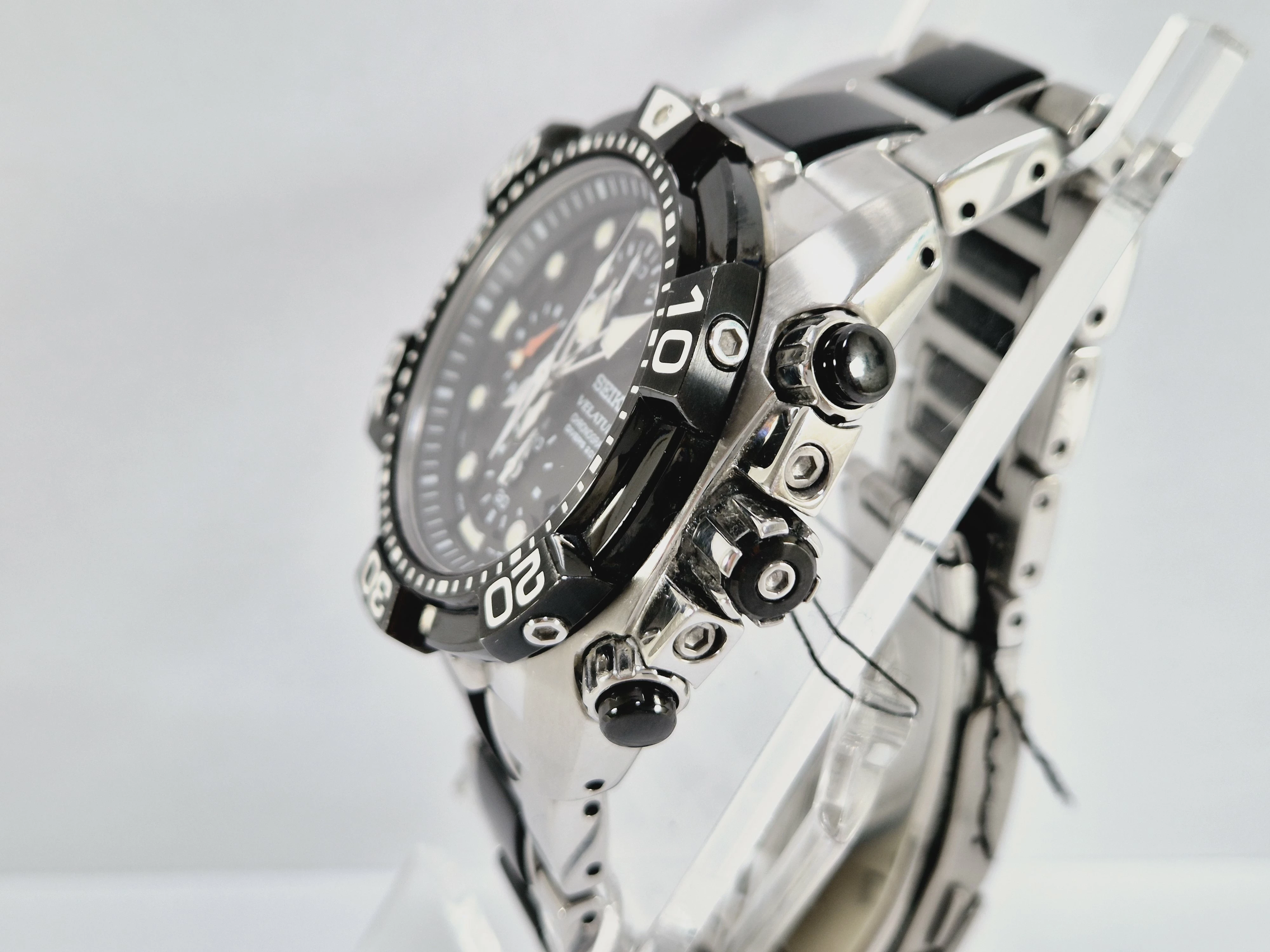 zegarek-seiko-velatura-snda59p1-ksztalt-koperty-okragla