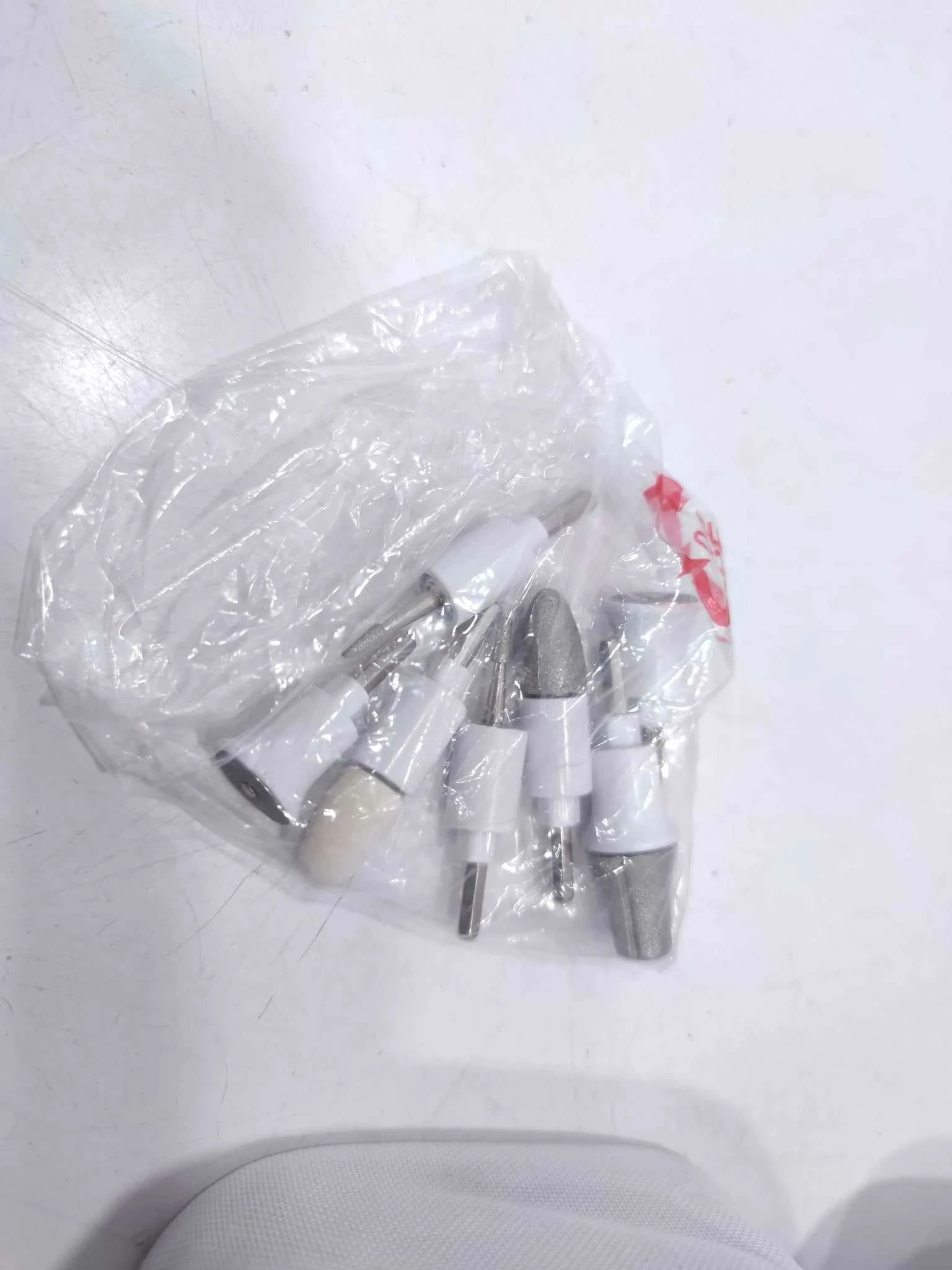 zestaw-manicure-pedicure-sanitas-sma-38-kolor-dominujacy-srebrny