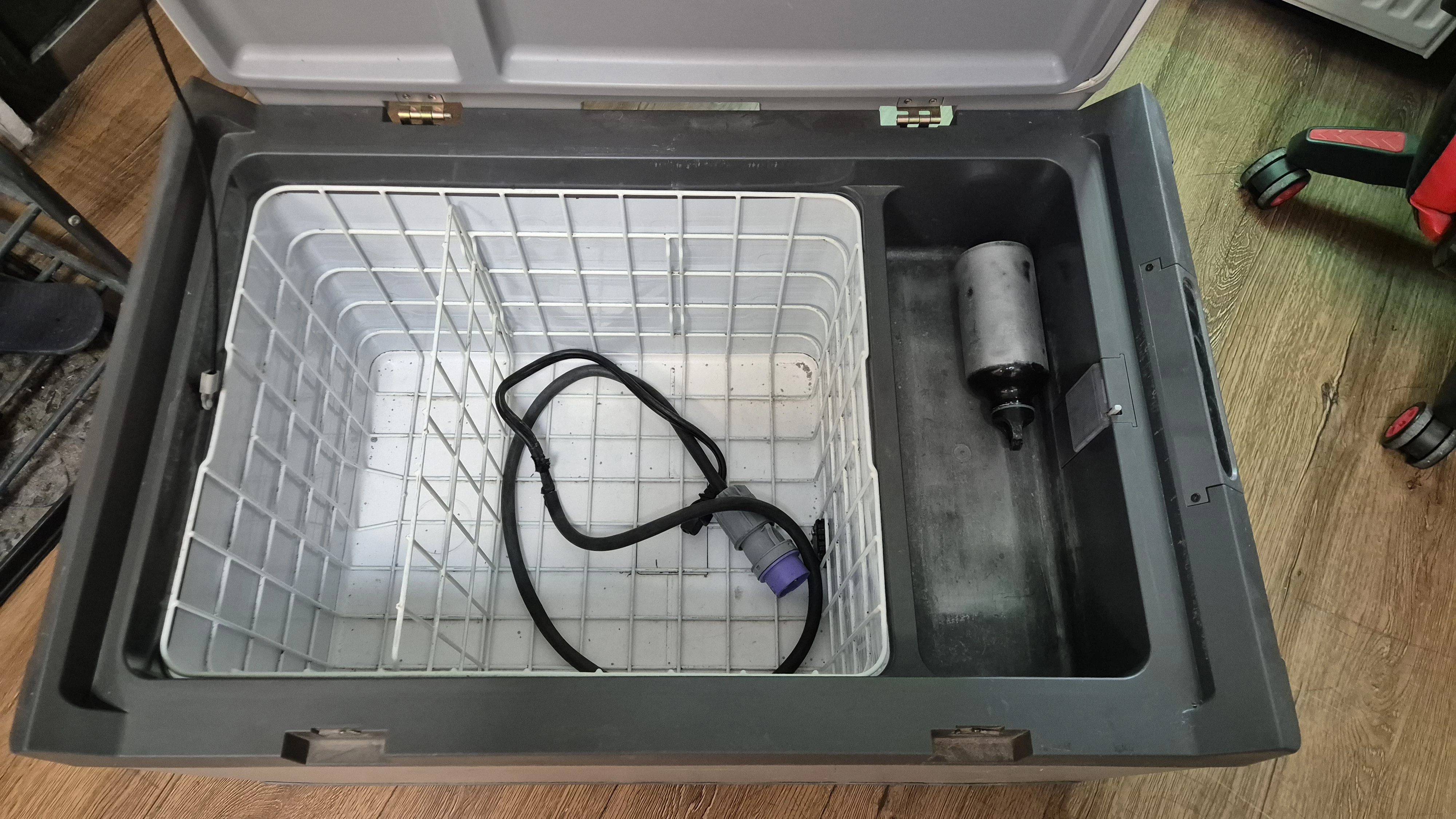 lodowka-turystyczna-waeco-cf80-rodzaj-218277-281025