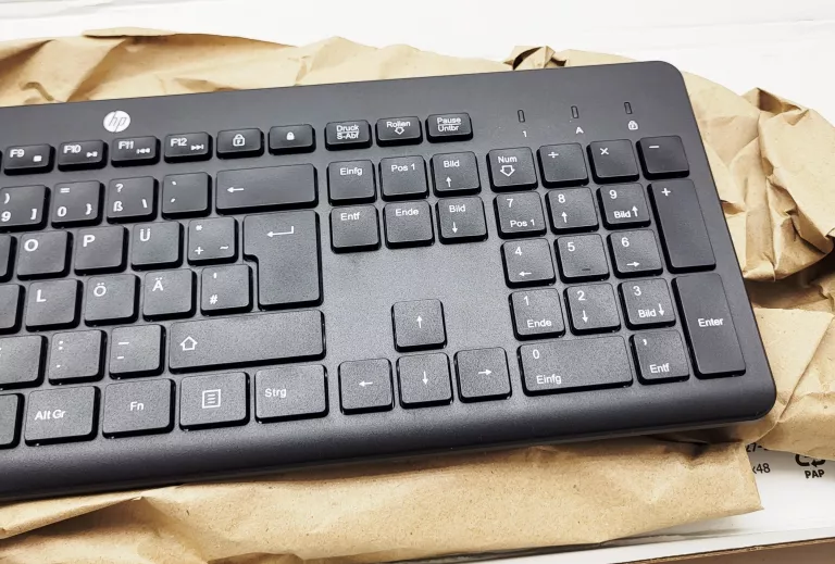 KLAWIATURA BEZPRZEWODOWA HP 230 - CZARNA 3L1E7AA