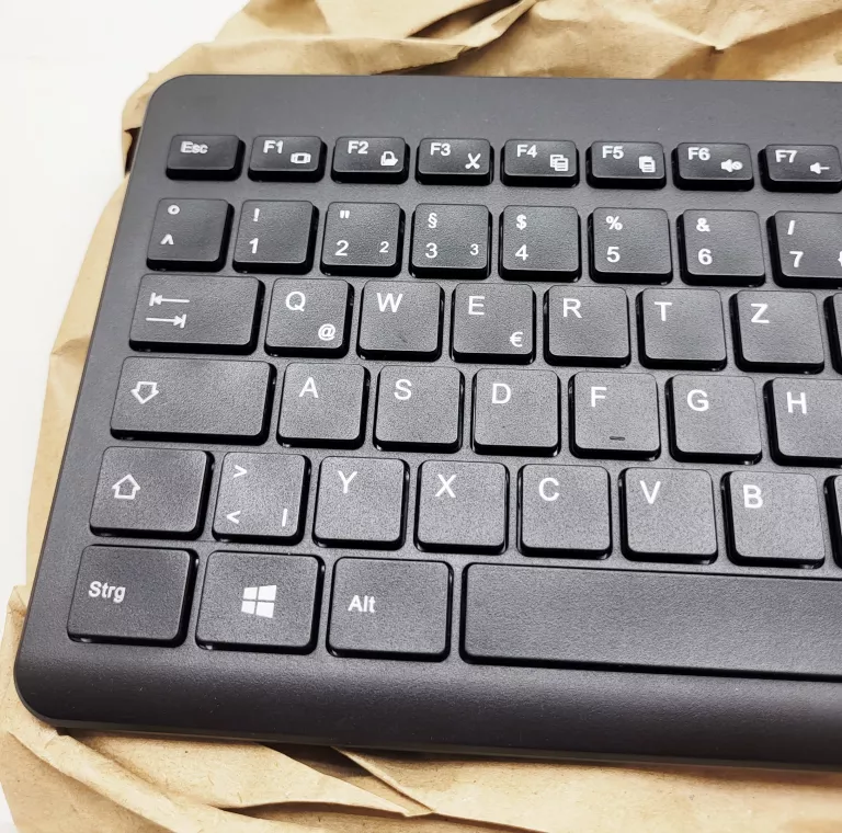 KLAWIATURA BEZPRZEWODOWA HP 230 - CZARNA 3L1E7AA