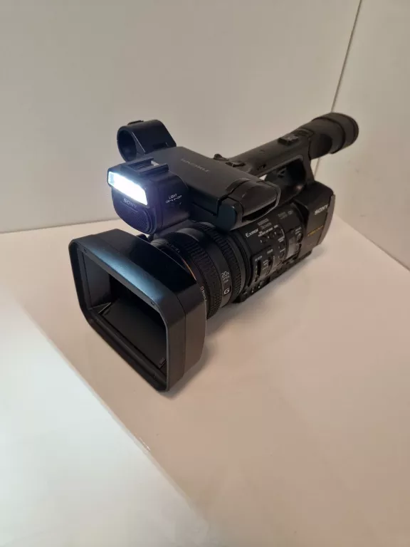 KAMERA SONY HXR-NX3 + AKCESORIA