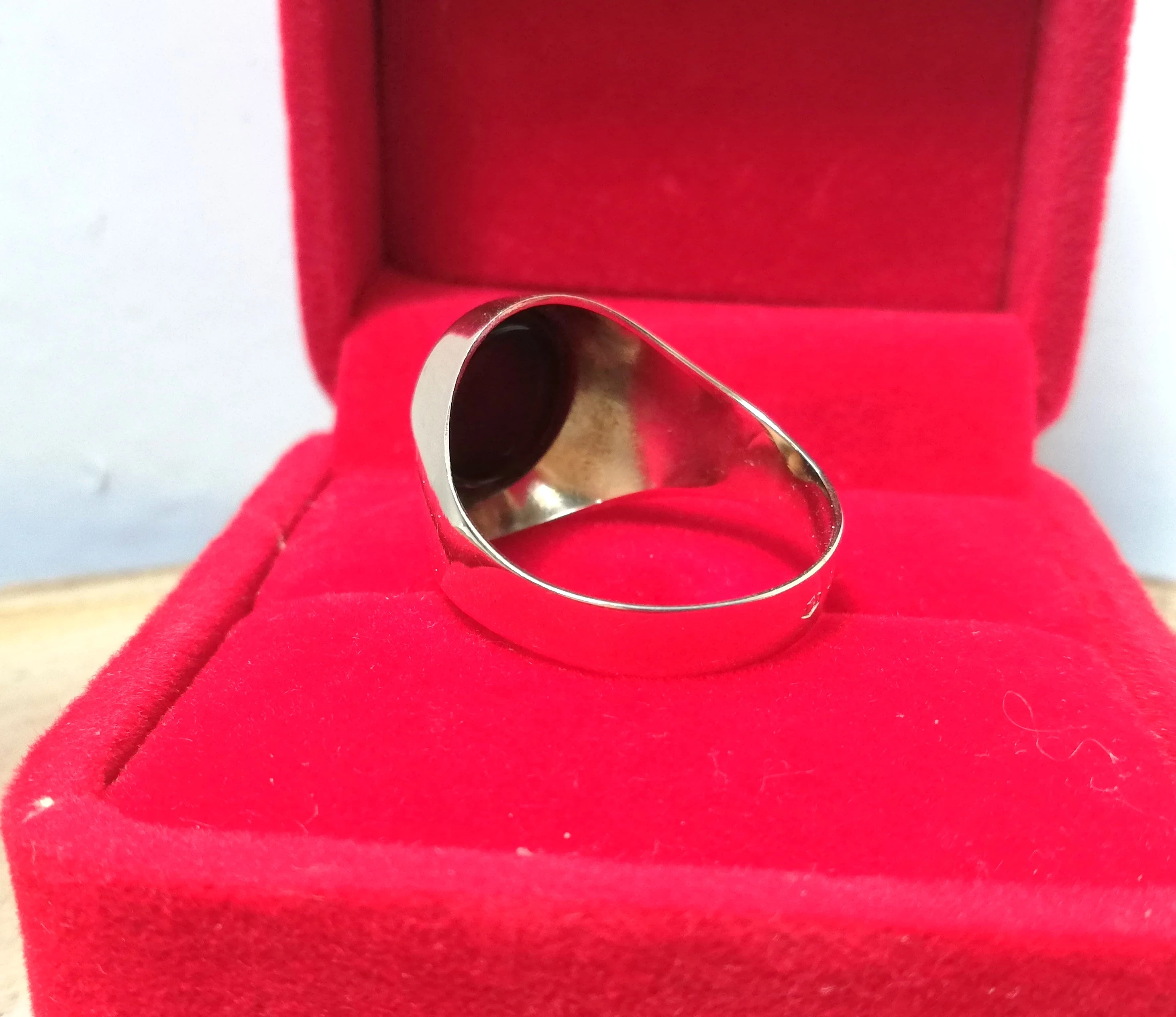 zloty-sygnet-warmet-z-czarnym-oczkiem-465gr-585-r25-waga-105