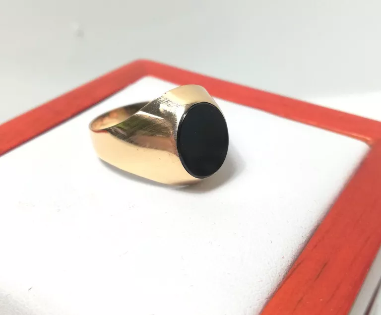 ZŁOTY SYGNET WARMET Z CZARNYM OCZKIEM 4,65GR 585 R25