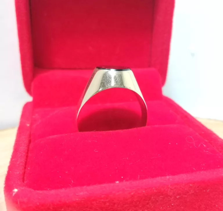 zloty-sygnet-warmet-z-czarnym-oczkiem-465gr-585-r25-kolor-dominujacy-205826-225106