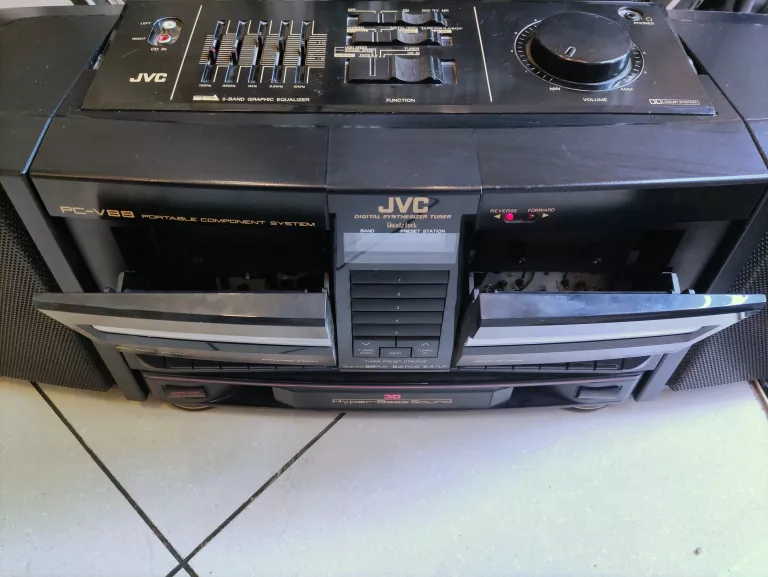 RADIOMAGNETOFON JVC PC-V88  + KASETY
