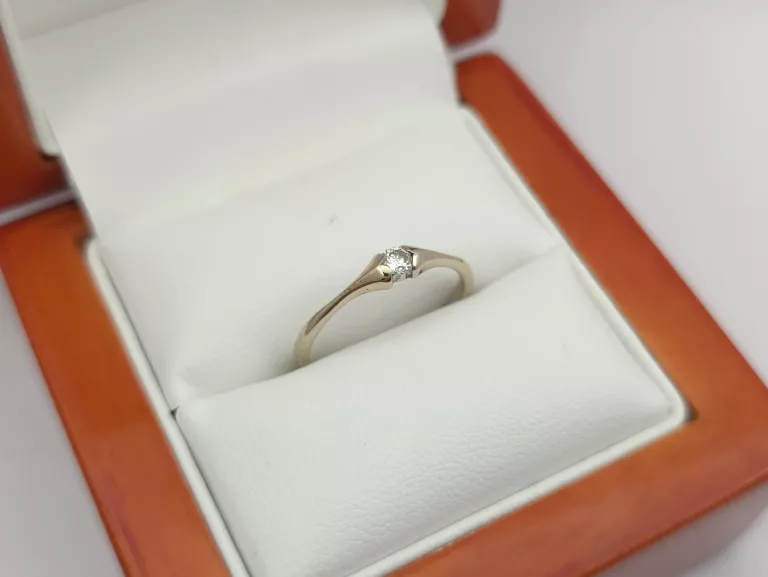 PIERŚCIONEK Z BIAŁEGO ZŁOTA Z DIAMENTEM 0,09 CT - 585 14K R.11 1,26G