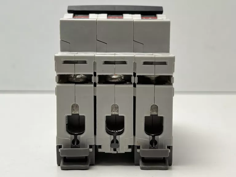 WYŁĄCZNIK NADPRĄDOWY LEGRAND TX3 D16/C16/B6
