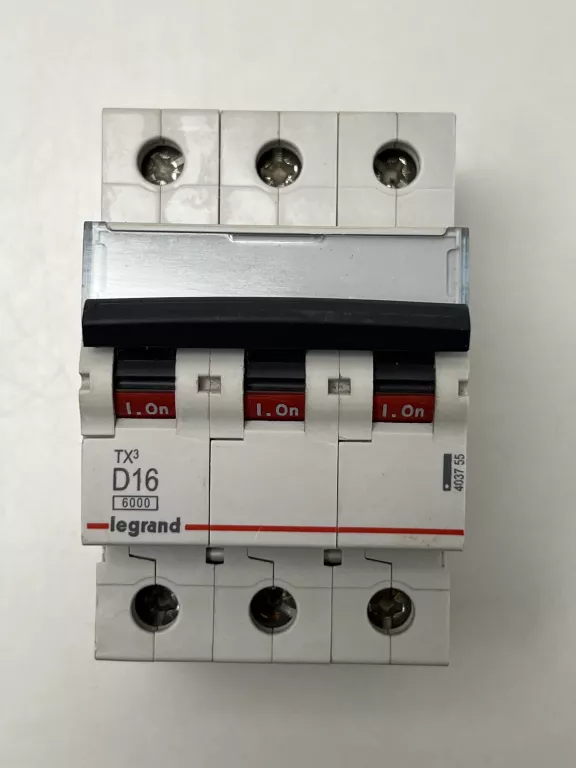 WYŁĄCZNIK NADPRĄDOWY LEGRAND TX3 D16/C16/B6