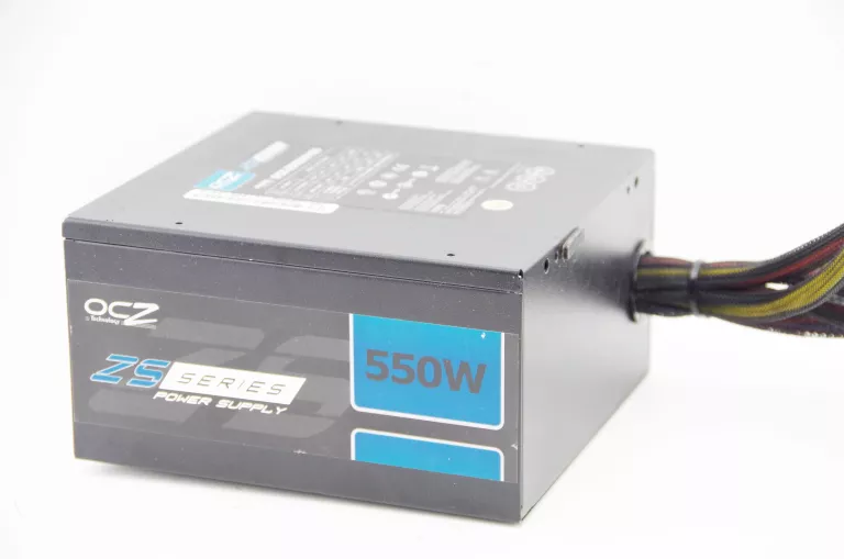 WSPANIAŁY ZASILACZ OCZ ZS SERIES 550 W 80 PLUS BRONZE