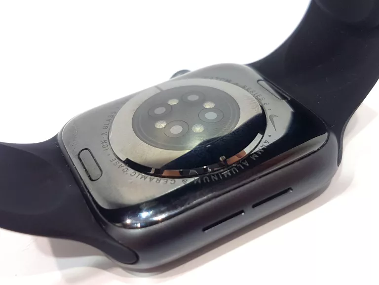 SMARTWATCH APPLE WATCH S6 NIKE 44MM CZARNY