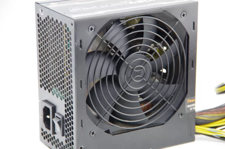 swietny-zasilacz-thermaltake-smart-se-630-w-80-plus-bronze-stan-uzywany