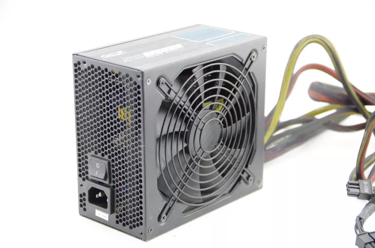 WSPANIAŁY ZASILACZ OCZ ZS SERIES 550 W 80 PLUS BRONZE