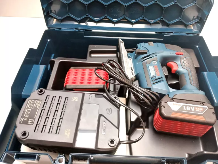 ZESTAW BOSCH GST 18V-LIB + 2 BATERIE, ŁAD, WALIZKA