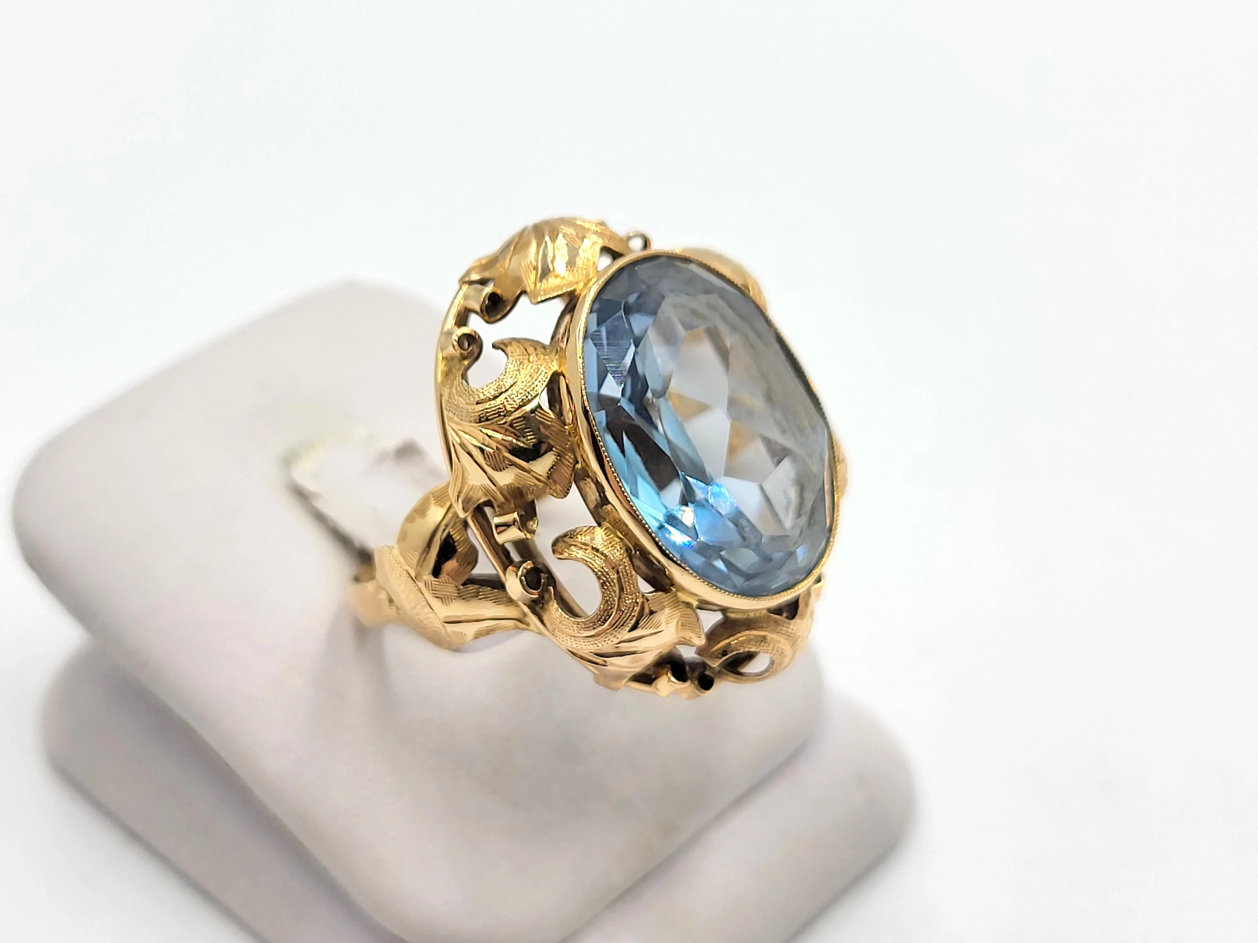 zloty-pierscionek-juwelia-z-blekitnym-oczkiem-585-1170-r21-rodzaj-wyrob-jubilerski