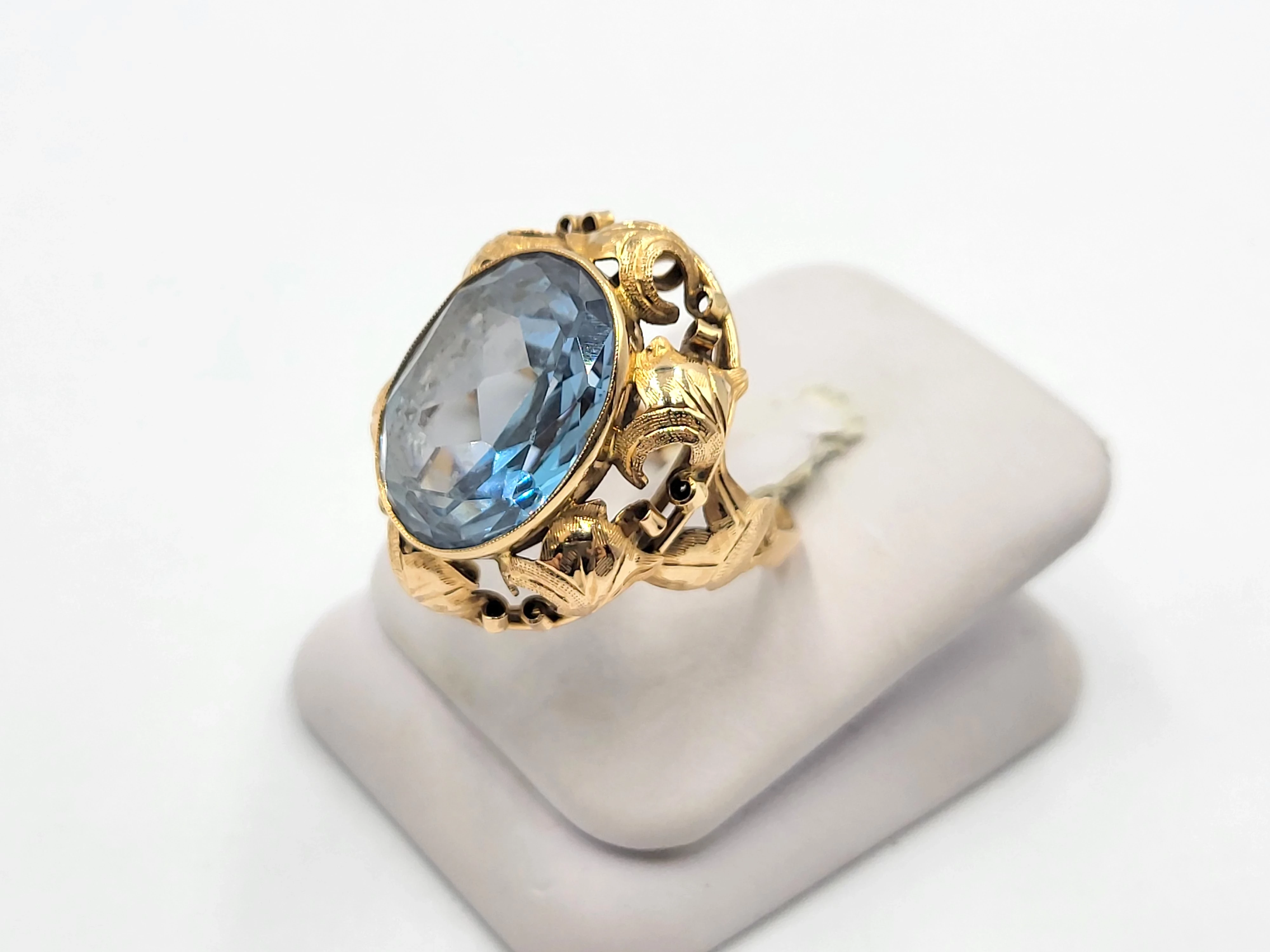 zloty-pierscionek-juwelia-z-blekitnym-oczkiem-585-1170-r21-kamien-cyrkonia