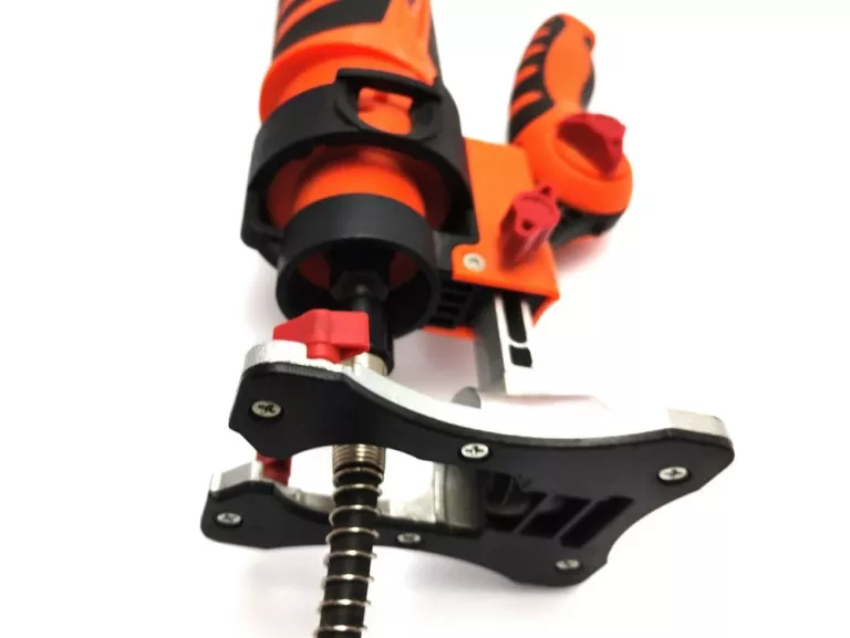 NARZĘDZIE WIELOFUNKCYJNE RENOVATOR TWIST A SAW