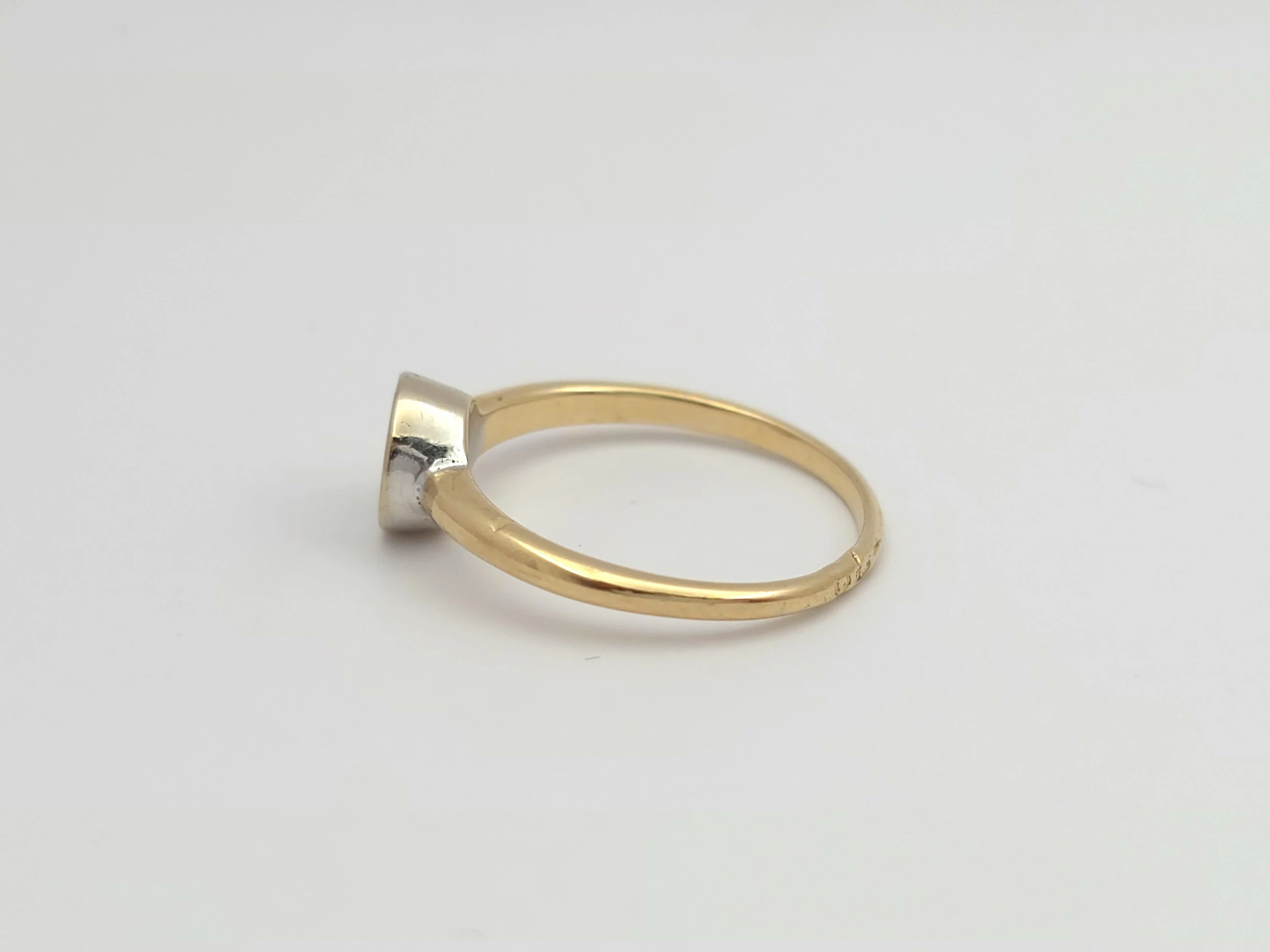 zloty-pierscionek-z-diamentami-018ct-585-14k-r14-260g-stan-uzywany