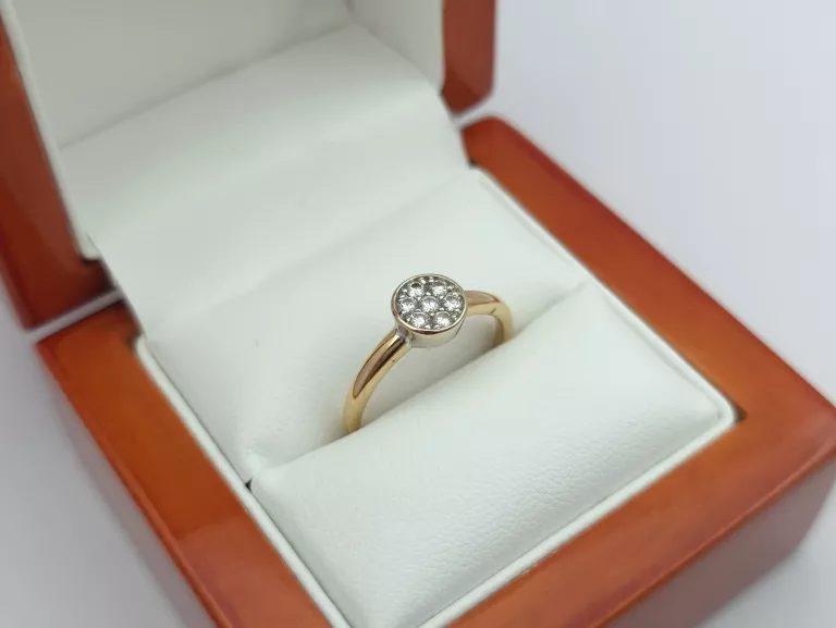 ZŁOTY PIERŚCIONEK Z DIAMENTAMI 0,18CT - 585 14K R.14 2,60G
