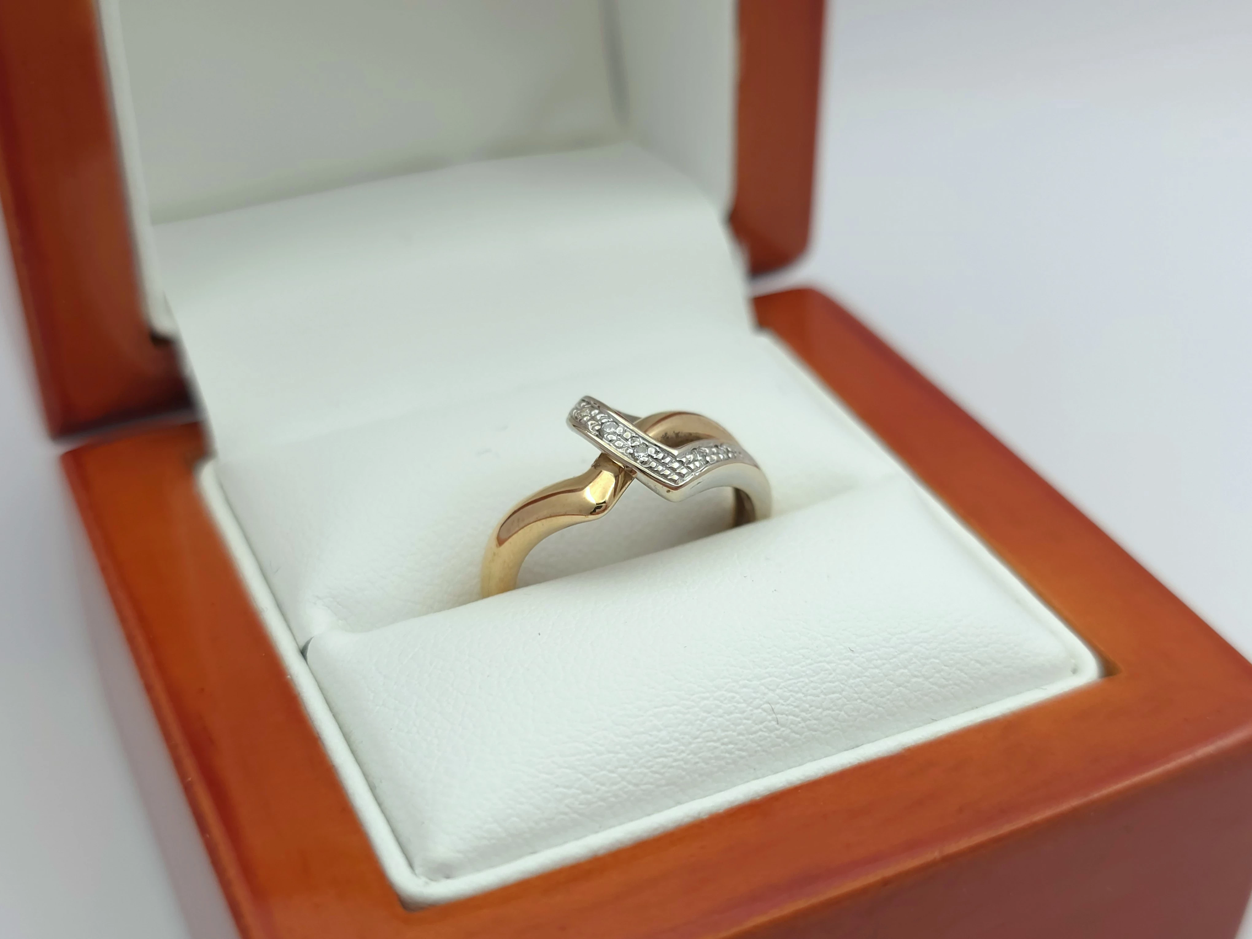 zloty-pierscionek-z-diamentami-003ct-585-14k-r11-245g-rozmiarsrednica-wew-mm-372-11