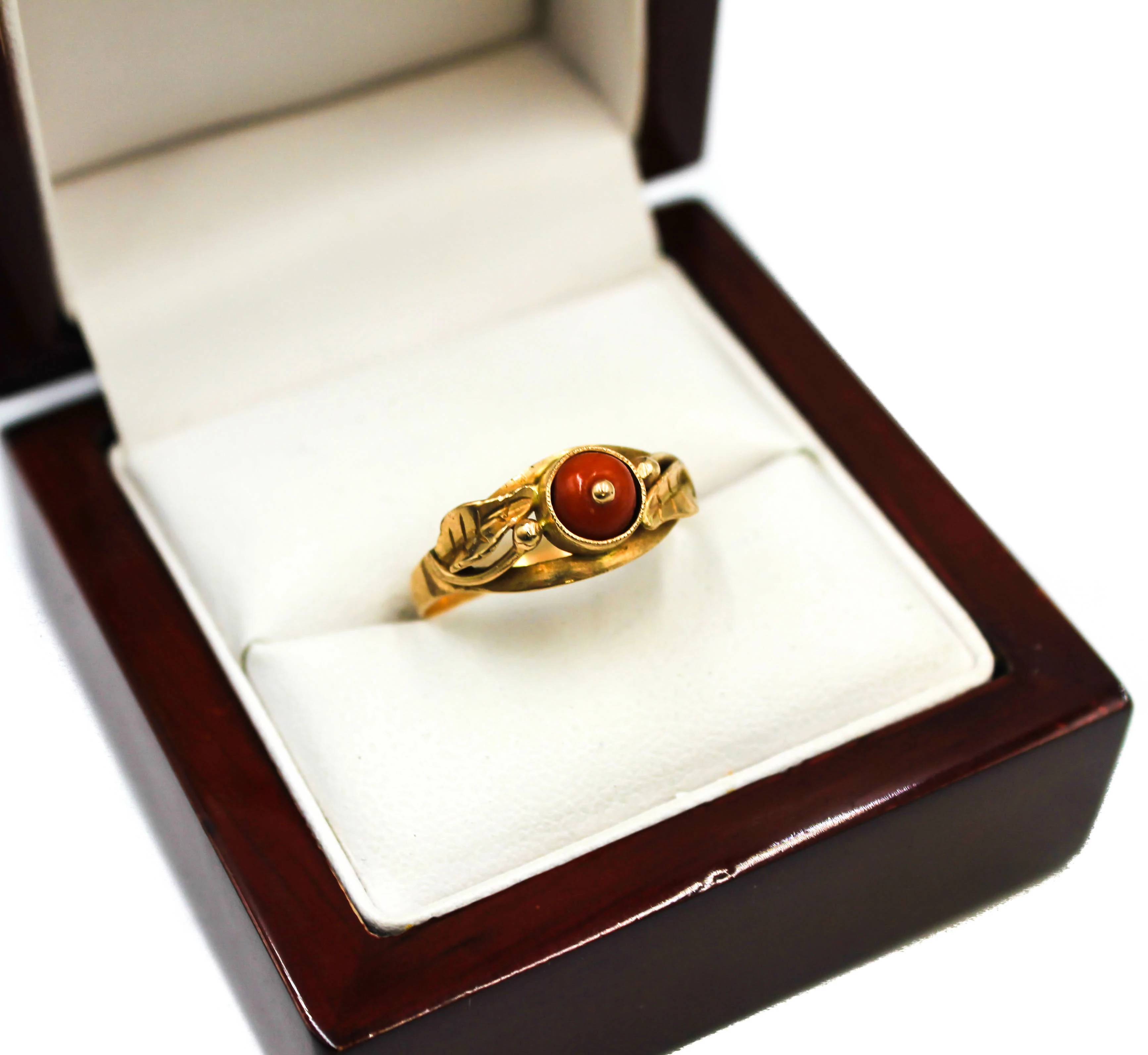 zloty-pierscionek-z-koralem-272-g-marka-bez-marki