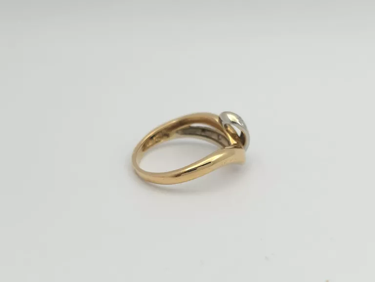 ZŁOTY PIERŚCIONEK Z DIAMENTAMI 0,03CT - 585 14K R,11 2,45G
