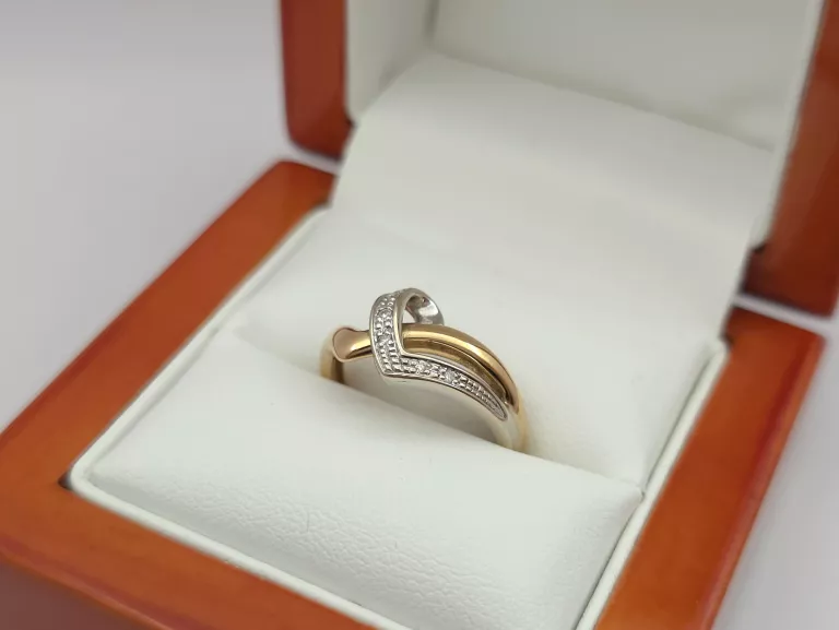 ZŁOTY PIERŚCIONEK Z DIAMENTAMI 0,03CT - 585 14K R,11 2,45G