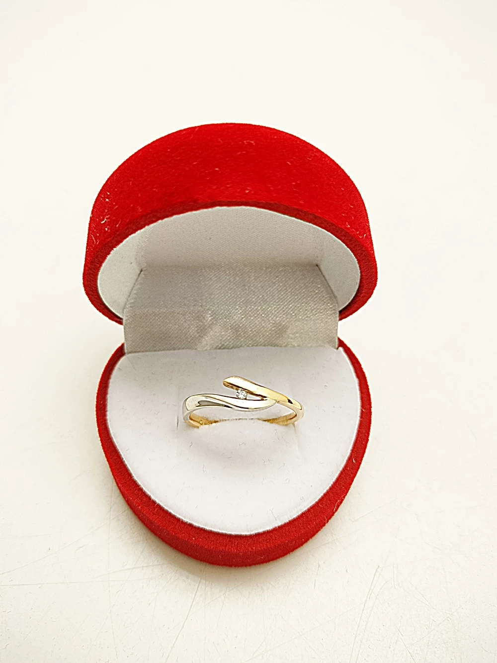 wyjatkowy-zloty-pierscionek-z-brylantem-002ct-stan-11323-2