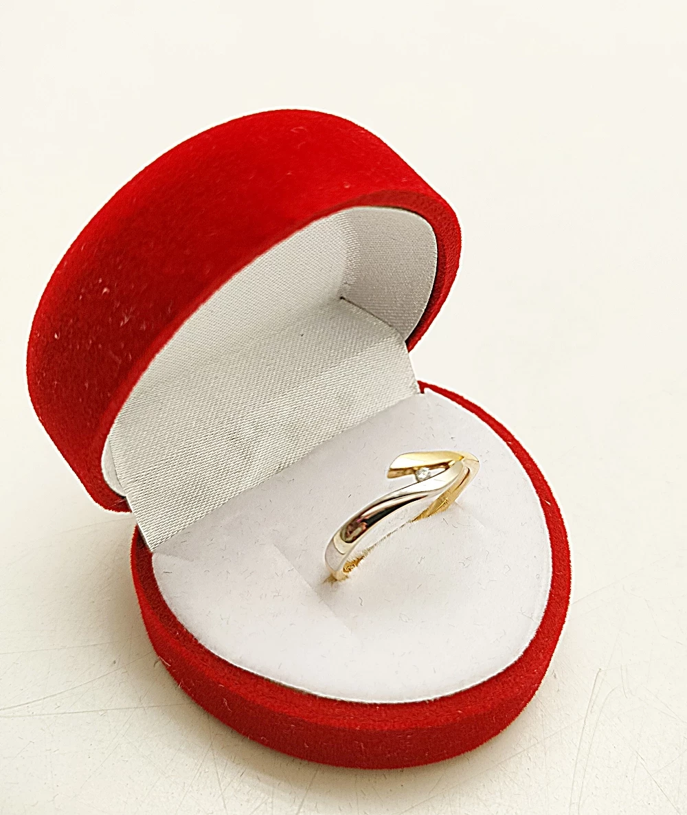 wyjatkowy-zloty-pierscionek-z-brylantem-002ct-marka-226434-1704211