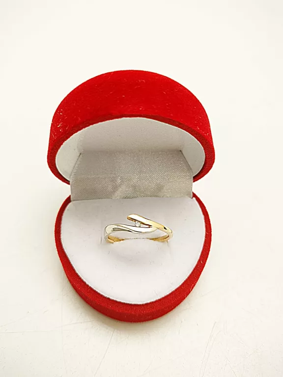 wyjatkowy-zloty-pierscionek-z-brylantem-002ct-stan-11323-2