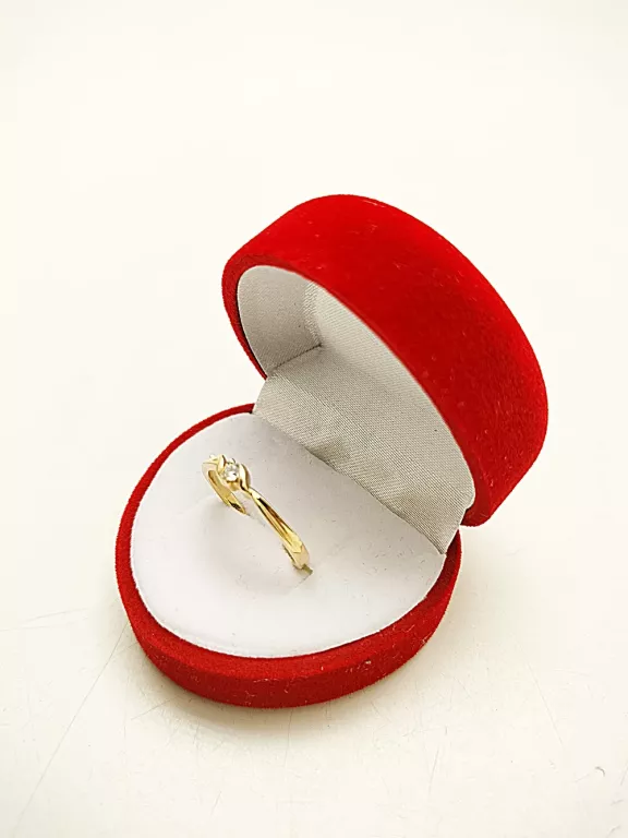 czarujacy-zloty-pierscionek-z-brylantem-006ct-rodzaj-2205-2