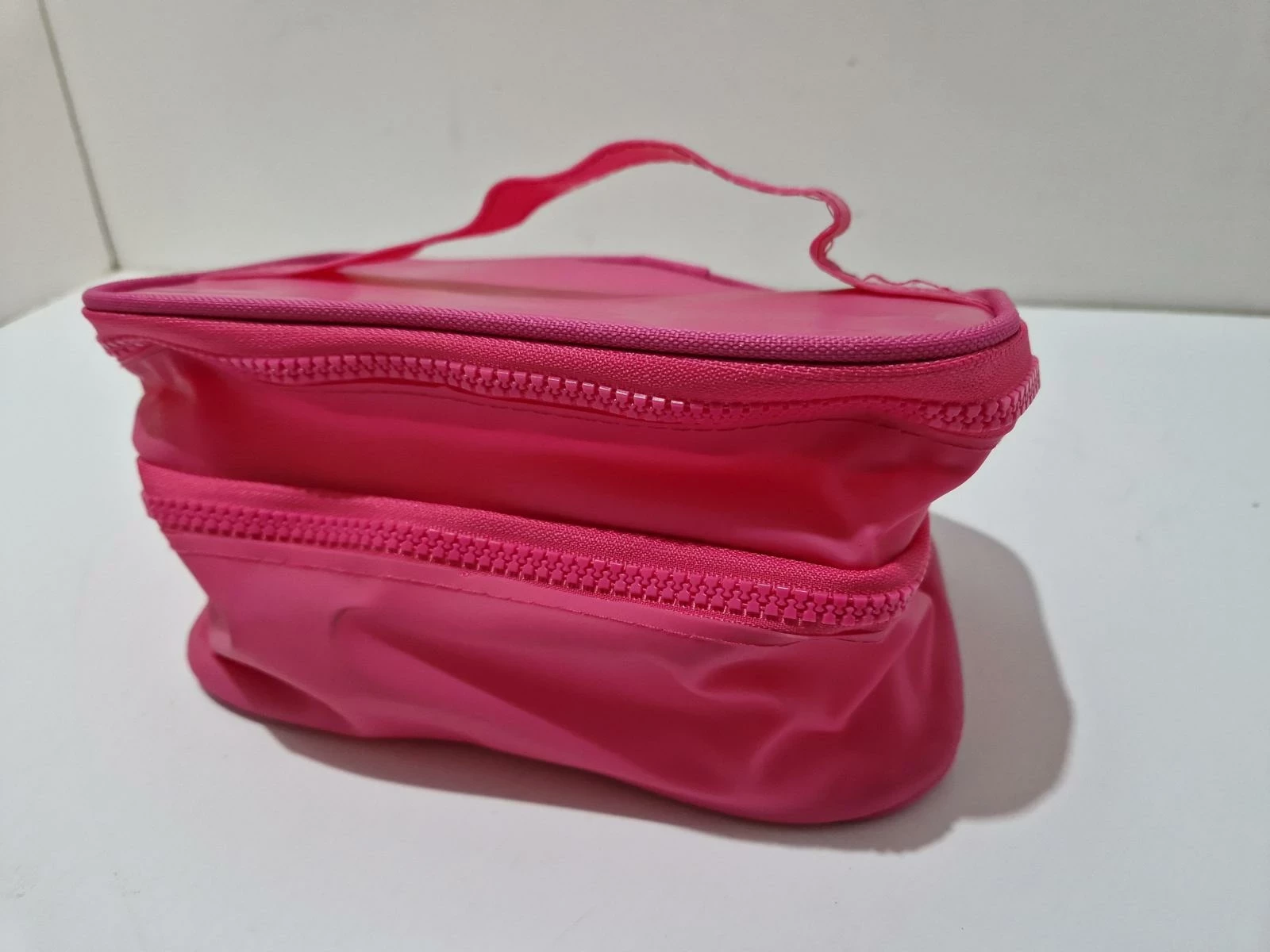 kosmetyczka-rozowa-kik-rynek-42-skawina