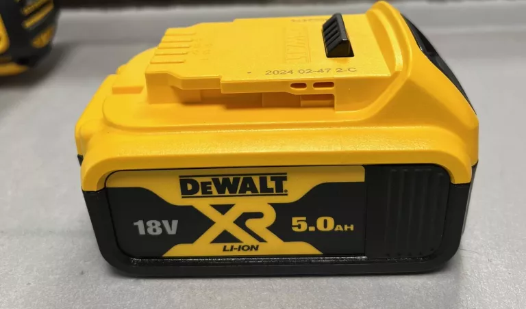 DEWALT WKRĘTARKA UDAROWA BEZSZCZOT. DCD796P1 5.0AH /DCB1104