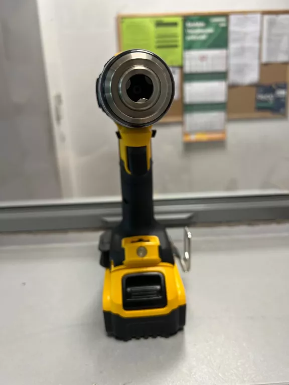 DEWALT WKRĘTARKA UDAROWA BEZSZCZOT. DCD796P1 5.0AH /DCB1104