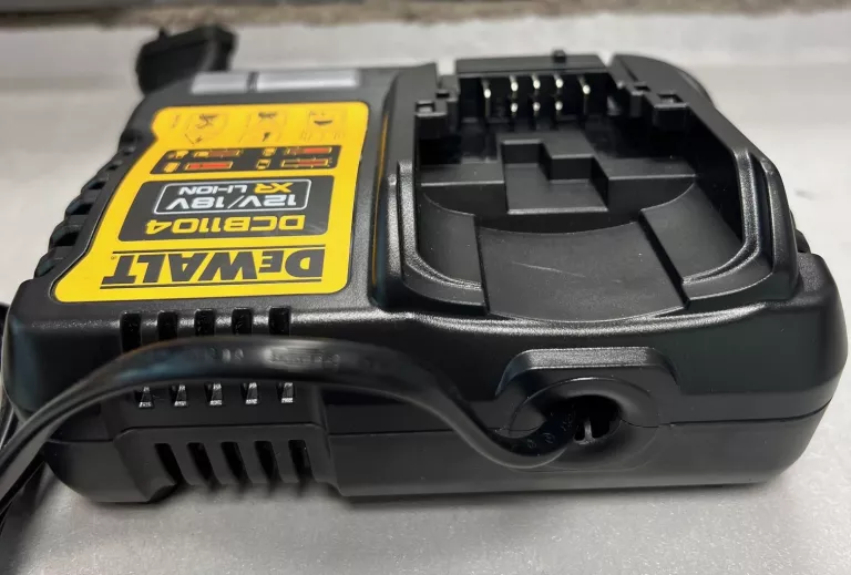 DEWALT WKRĘTARKA UDAROWA BEZSZCZOT. DCD796P1 5.0AH /DCB1104
