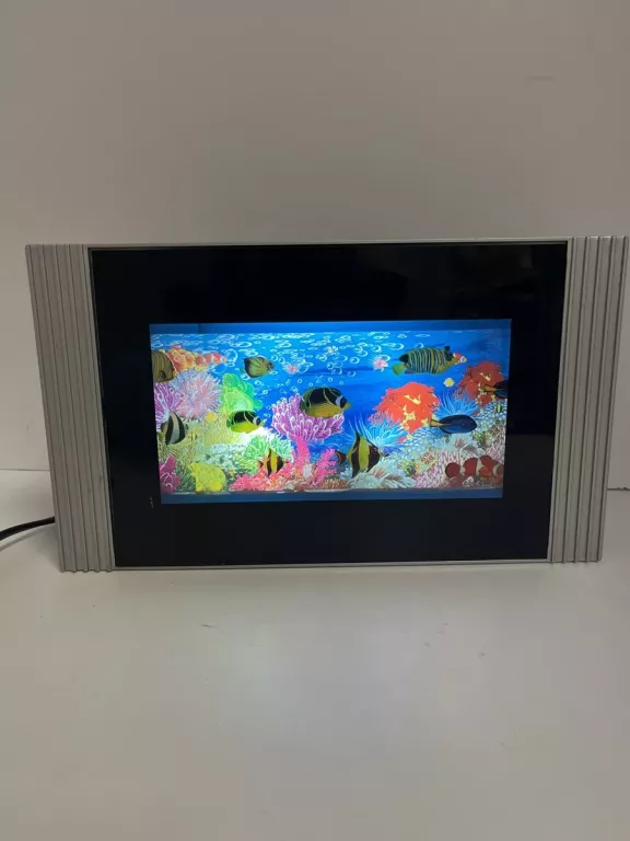 lampka-nocna-akwarium-dla-dzieci-do-pokoju-rybki-3d-led-ruchome-kalwaryjska-37-krakow-kotkiewicz-sj