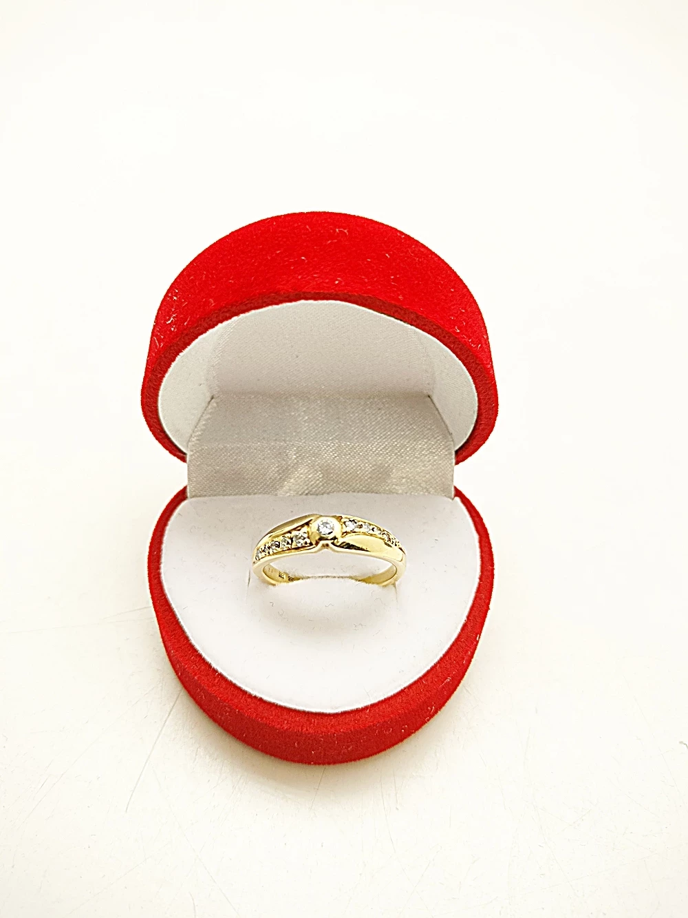 olsniewajacy-zloty-pierscionek-z-brylantem-022ct-stan-11323-2