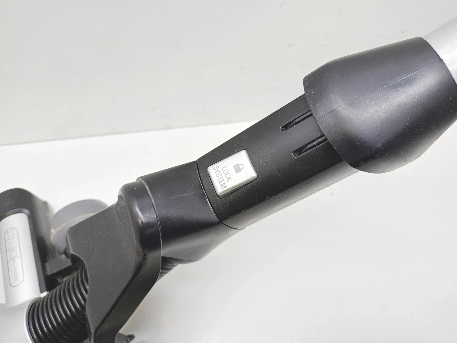 odkurzacz-tefal-air-force-360-ty9079-pojemnosc-zbiornika-na-kurz-040