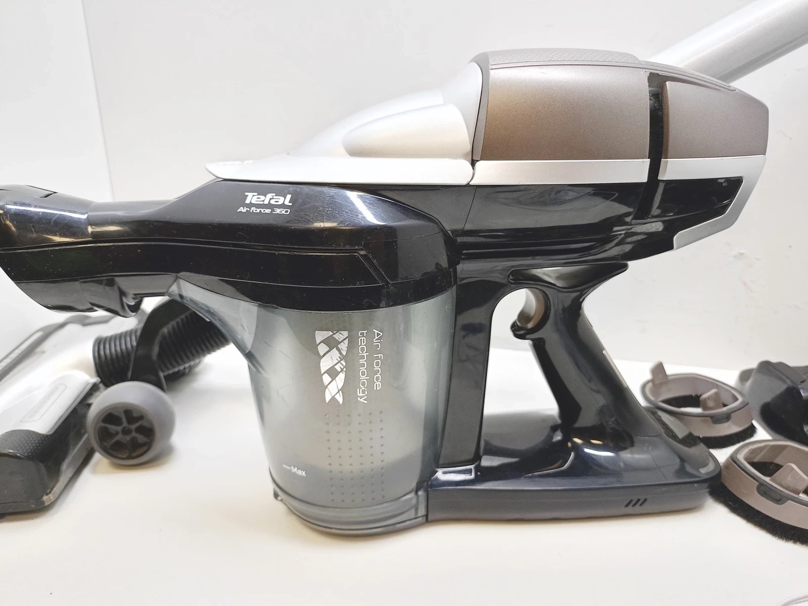 odkurzacz-tefal-air-force-360-ty9079-moc-210000