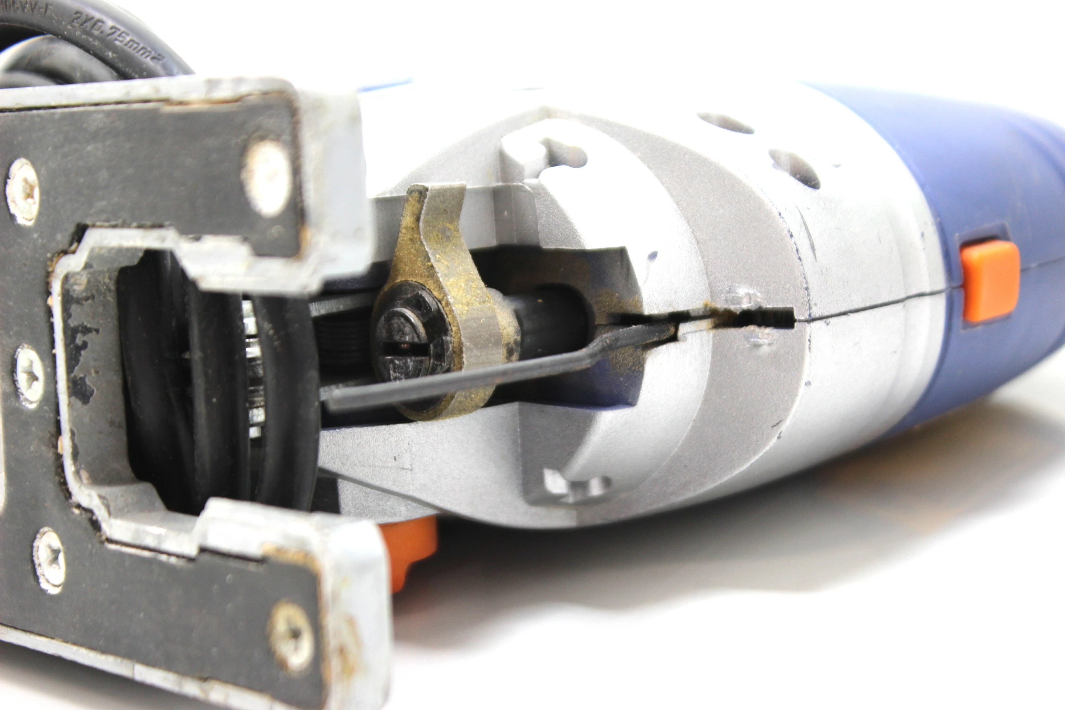 dexter-ic710js-wyrzynarka-rodzaj-silnika-silnik-szczotkowy