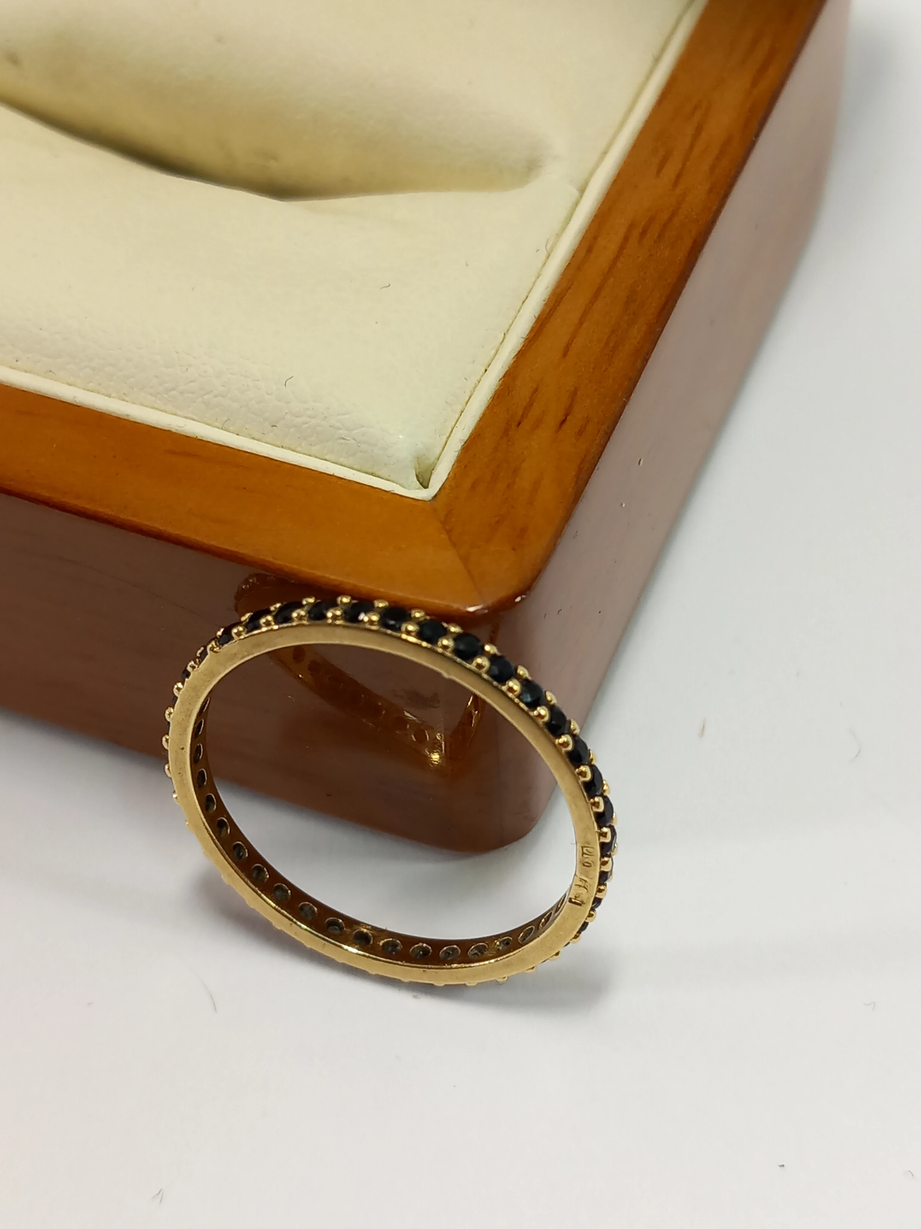 zlota-obraczka-pierscionek-z-czarnymi-cyrkoniami-pr-585-rozmiar-19-material-dominujacy-zloto