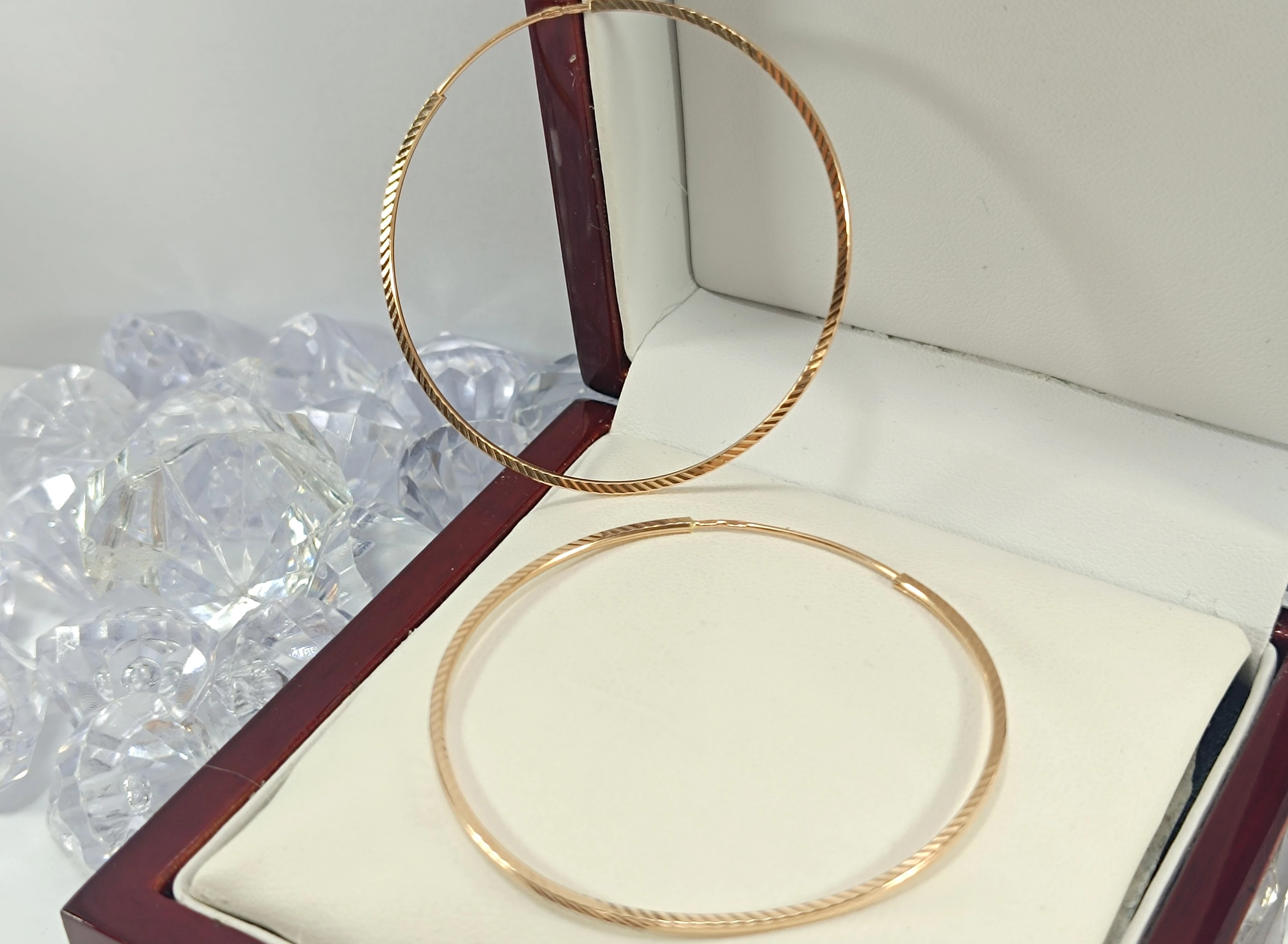 klasyczne-zlote-kolczyki-kola-585-303g-5cm-srednicy-kolor-dominujacy-zloty