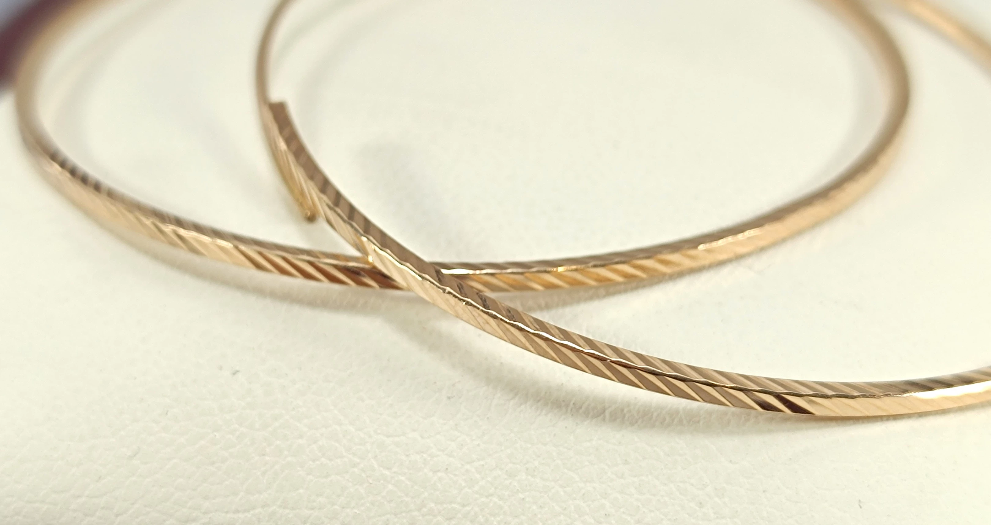 klasyczne-zlote-kolczyki-kola-585-303g-5cm-srednicy-rodzaj-zapiecia-sztyft